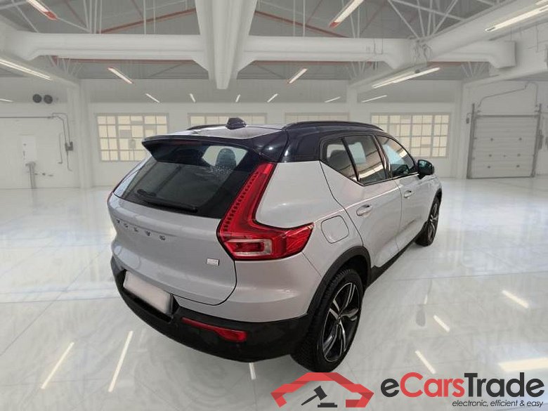 VOLVO XC40 / 2017 / 5P / SUV T5 PLUG-IN HYBRID AUTO RECHARGE R-DESIGN #2