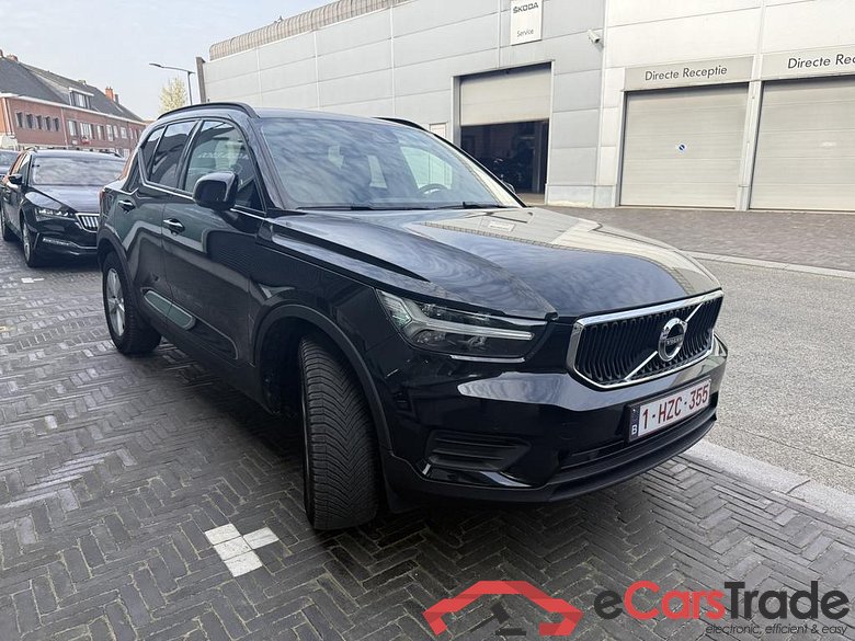VOLVO XC40 1.5 T2 Momentum Core Geartronic #2
