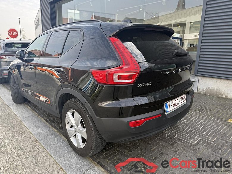 VOLVO XC40 1.5 T2 Momentum Core Geartronic #3
