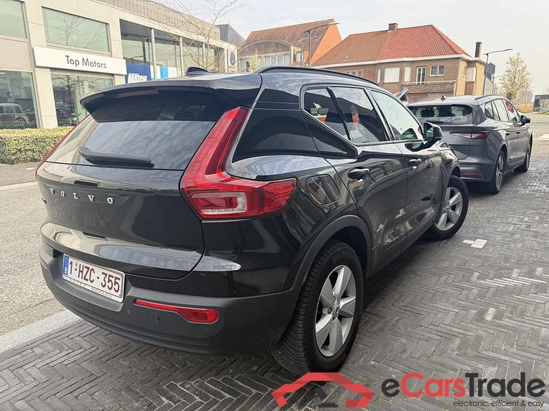VOLVO XC40 1.5 T2 Momentum Core Geartronic #4