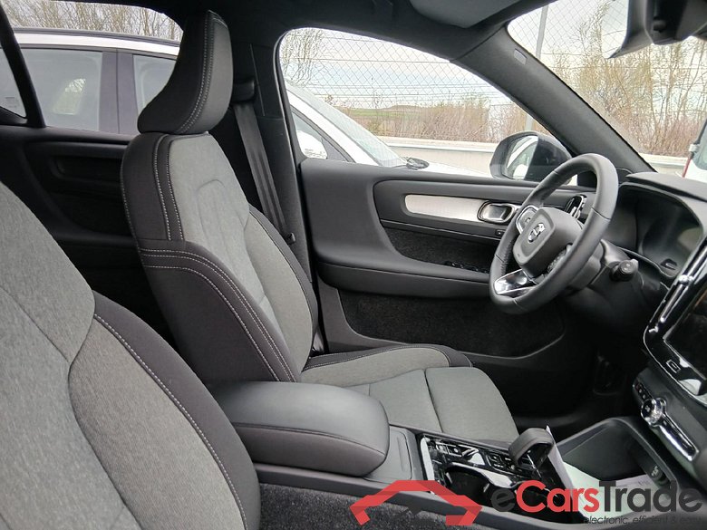 VOLVO XC40 / 2021 / 5P / todoterreno 2.0 B3 G Plus Dark Auto #6