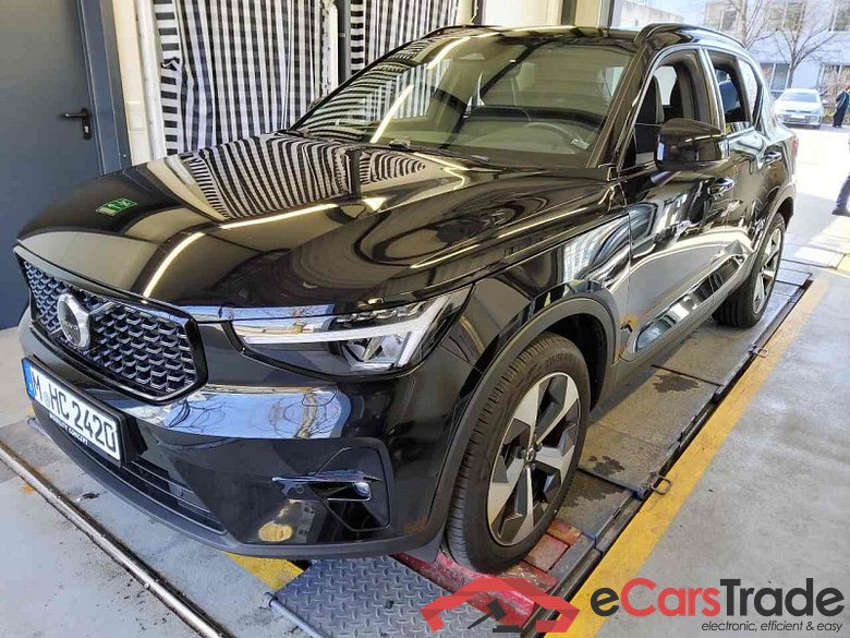 Volvo XC40 (2017->) DE - SUV5 B4 2WD EU6d, Ultimate Dark (EURO 6d), (Facelift) 2022 - 2023