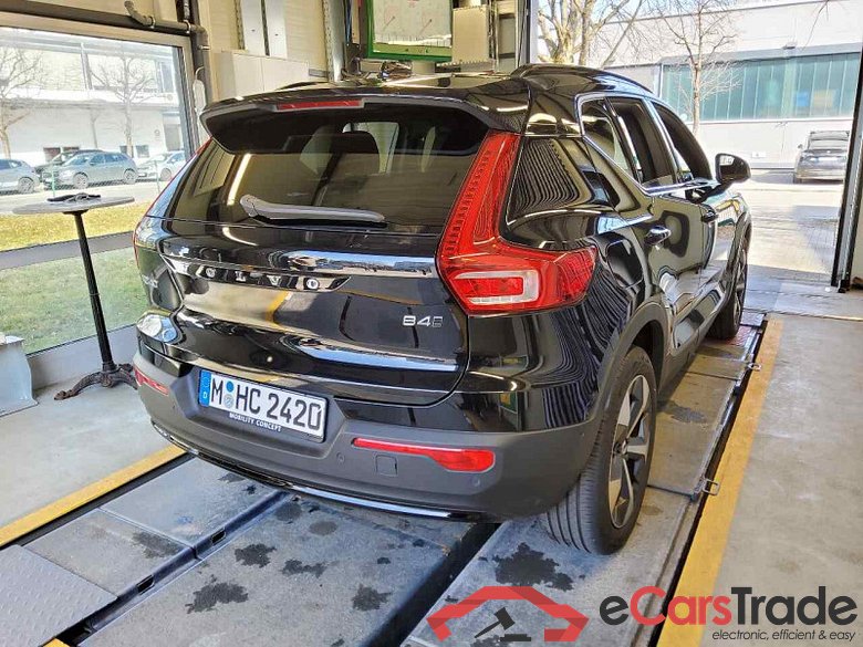 Volvo XC40 (2017->) DE - SUV5 B4 2WD EU6d, Ultimate Dark (EURO 6d), (Facelift) 2022 - 2023 #3