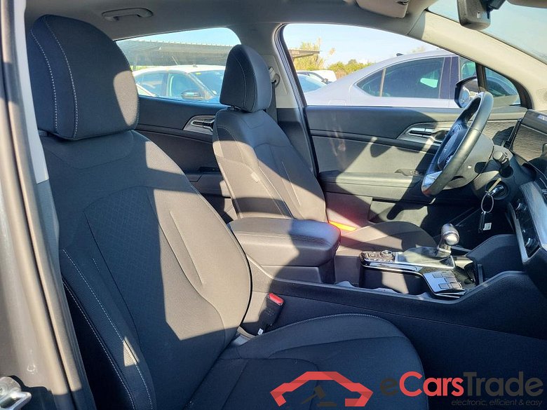 KIA Sportage / 2022 / 5P / todoterreno 1.6 T-GDi MHEV 118kW Business 4x2 DCT #6