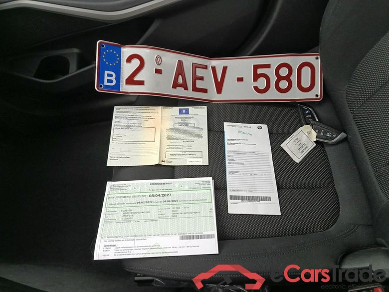 BMW 3 Reeks Berline 318dA (100 kW) 4d #4