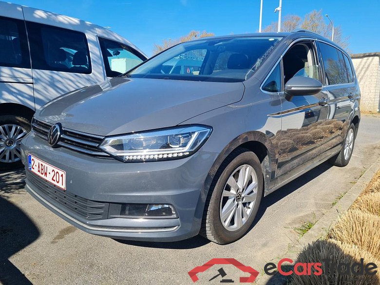 VOLKSWAGEN - VW  TOURAN TDi 122PK Highline Pack Light & Family & Easy Open & App Connect & Foldable Towing Hook & Rear PDC