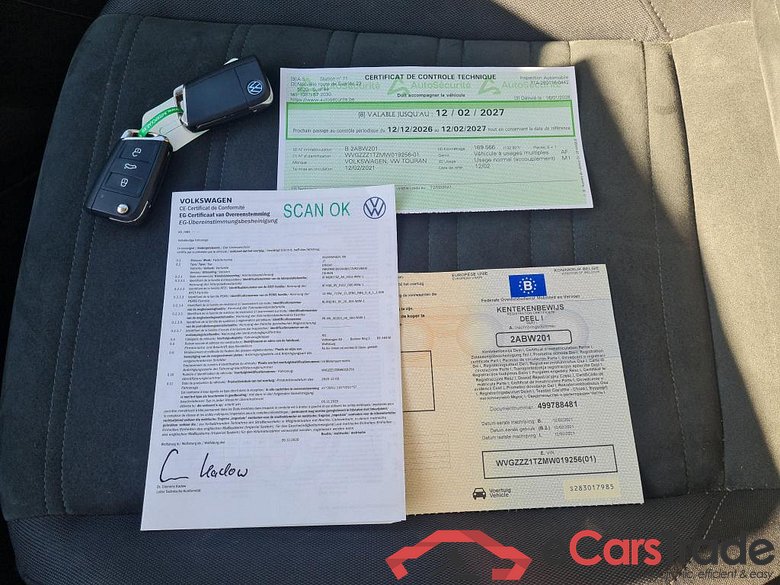 VOLKSWAGEN - VW  TOURAN TDi 122PK Highline Pack Light & Family & Easy Open & App Connect & Foldable Towing Hook & Rear PDC #4