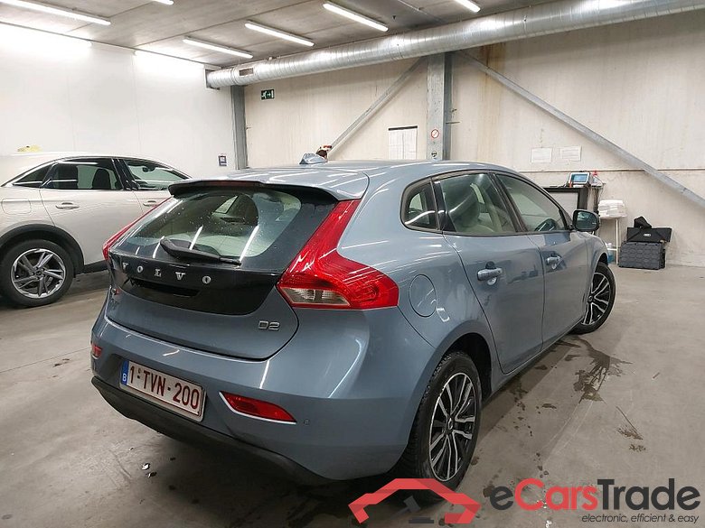 VOLVO - VOL V40 D2 120PK Momentum Eco Pack Professional & Versatility #2