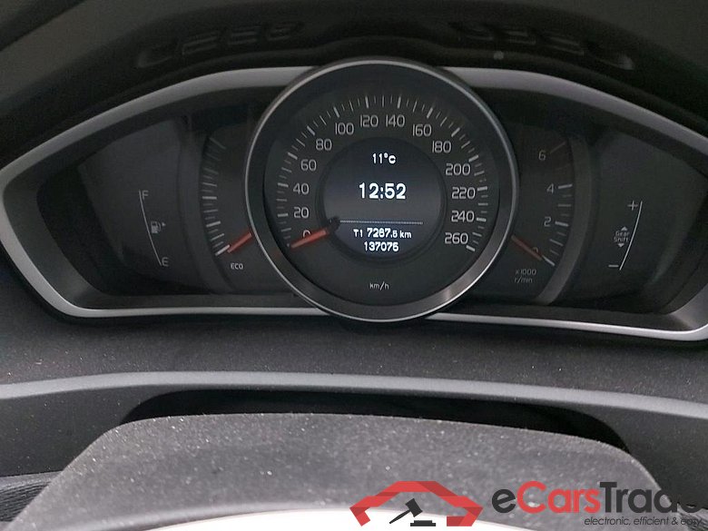 VOLVO - VOL V40 D2 120PK Momentum Eco Pack Professional & Versatility #5