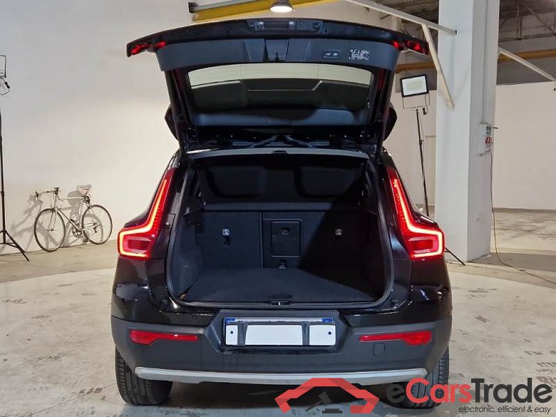 VOLVO XC40 / 2017 / 5P / SUV T5 PLUG-IN HYBRID AUTO RECH INSCRIP EXPR #5