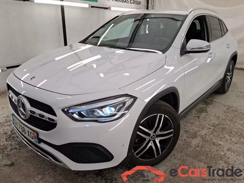Mercedes GLA 200d Aut. LED-Xenon Widescreen Navi 1/2 Sport-Leather KeylessGo Camera Klima PDC ...