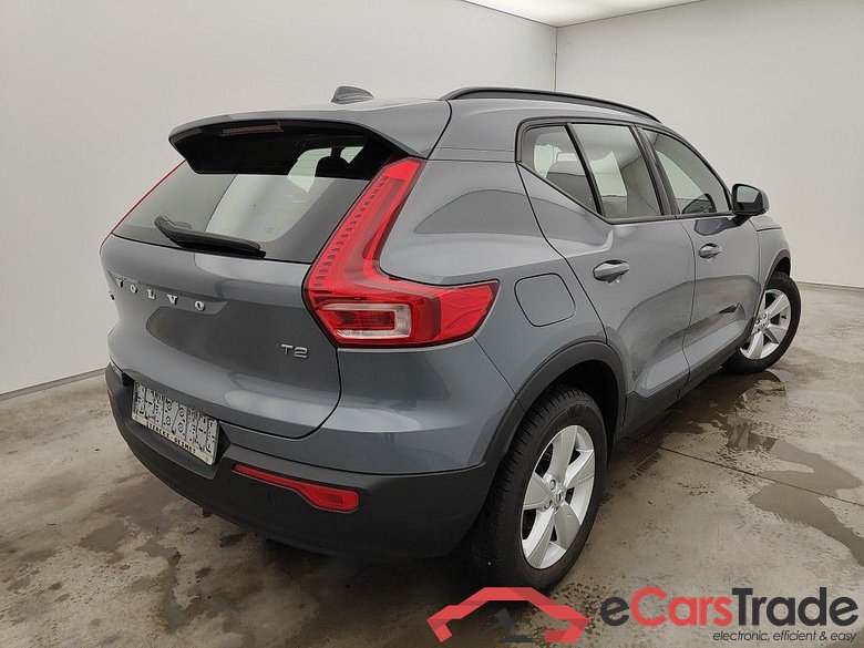 Volvo XC40 T2 Momentum Core 5d #2
