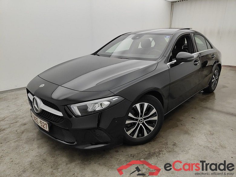 Mercedes-Benz A-Klasse Limousine A 180d Business Solution Aut. 4d