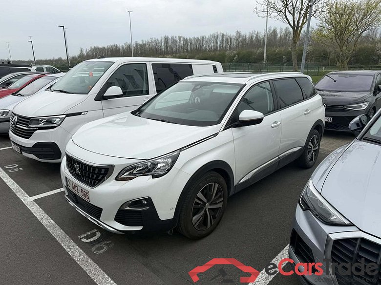 PEUGEOT 5008 1.2 PureTech Allure #1