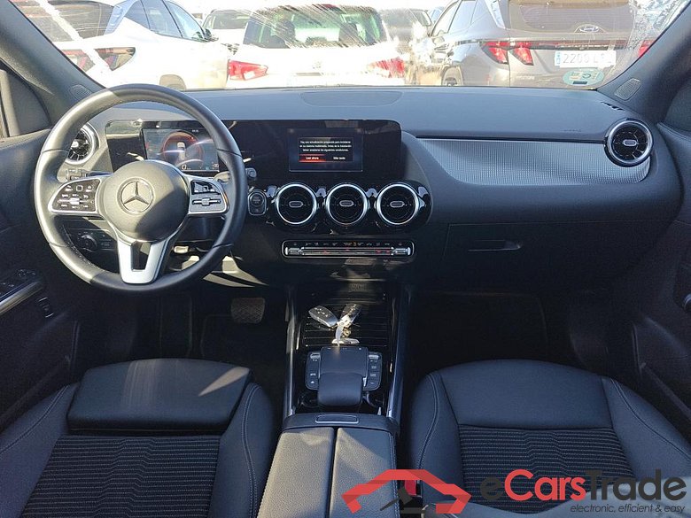 MERCEDES-BENZ GLA / 2020 / 5P / todoterreno GLA 200 D #3