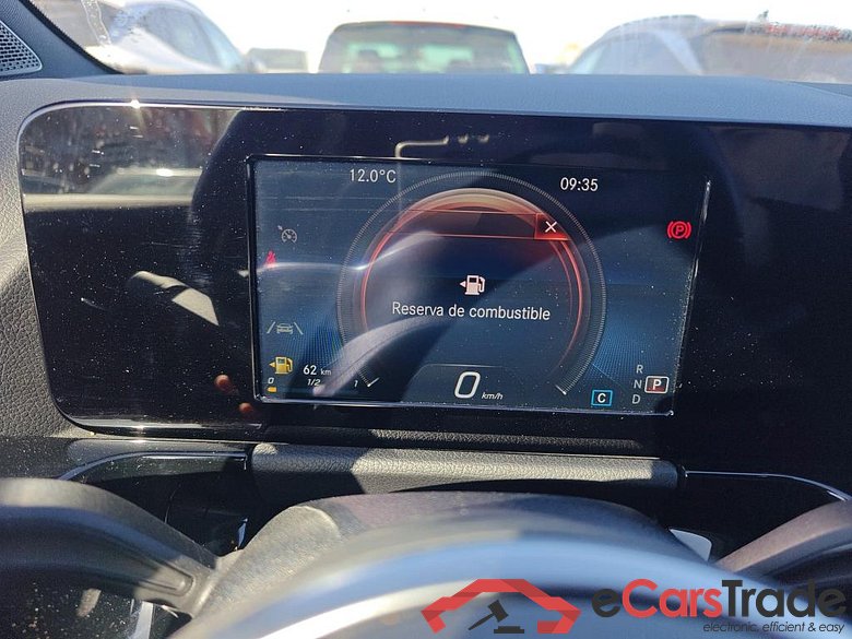 MERCEDES-BENZ GLA / 2020 / 5P / todoterreno GLA 200 D #4