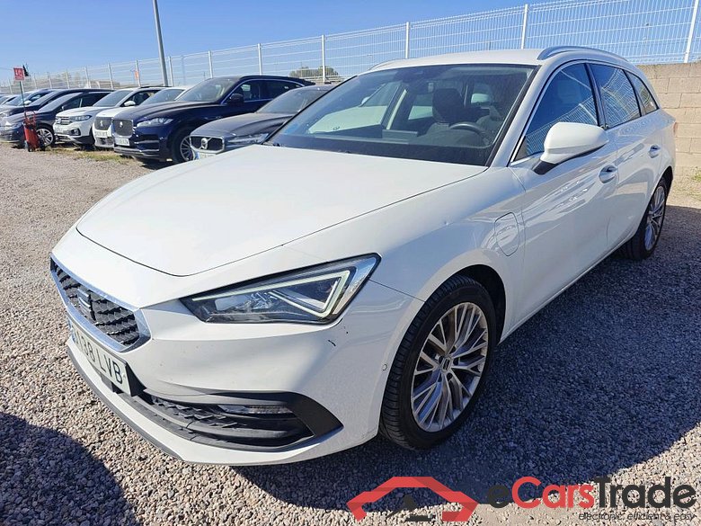 SEAT Nuevo León / 2020 / 5P / familiar SP 1.4 e-Hybrid DSG S&S Xcellence Go L #1