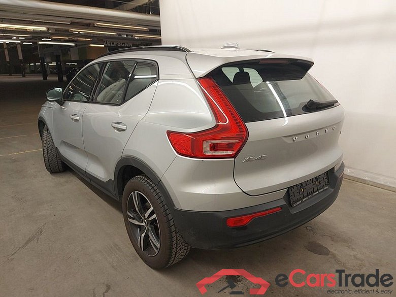 Volvo XC40 T2 Plus Dark Design Aut. 5d #2