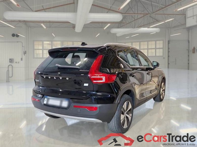 VOLVO XC40 / 2017 / 5P / SUV T5 PLUG-IN HYBRID AUTO RECH INSCRIP EXPR #2