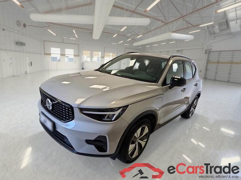 VOLVO XC40 / 2021 / 5P / SUV T4 RECHARGE PLUG-IN AUTO PLUS DARK