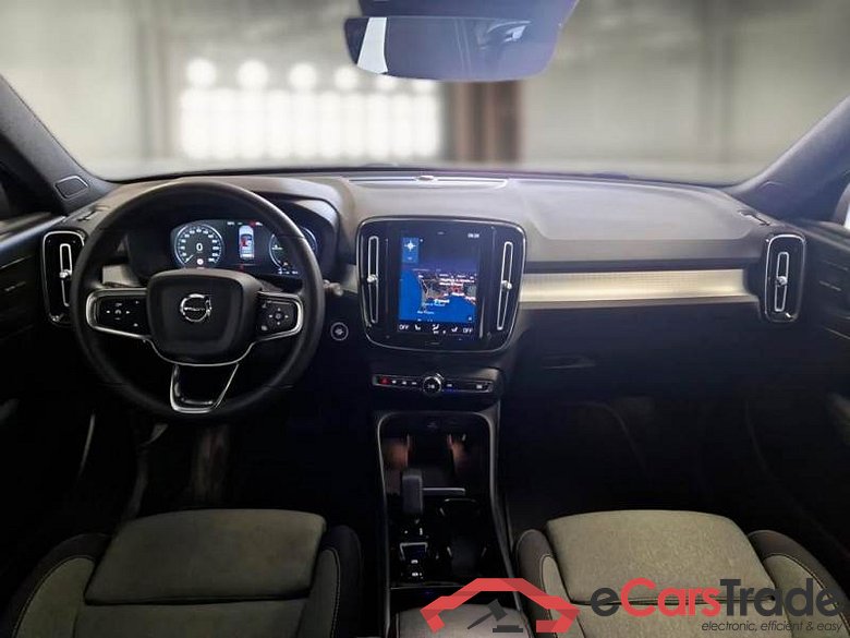 VOLVO XC40 / 2021 / 5P / SUV T4 RECHARGE PLUG-IN AUTO PLUS DARK #3