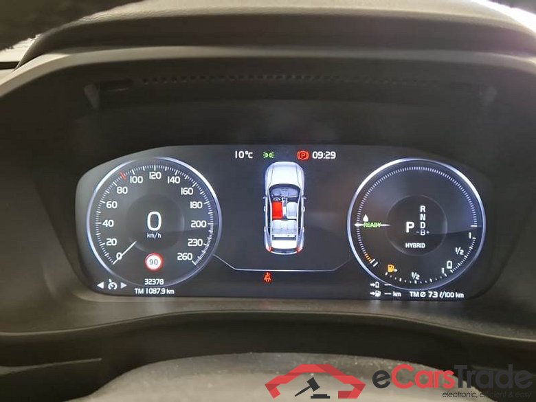 VOLVO XC40 / 2021 / 5P / SUV T4 RECHARGE PLUG-IN AUTO PLUS DARK #4