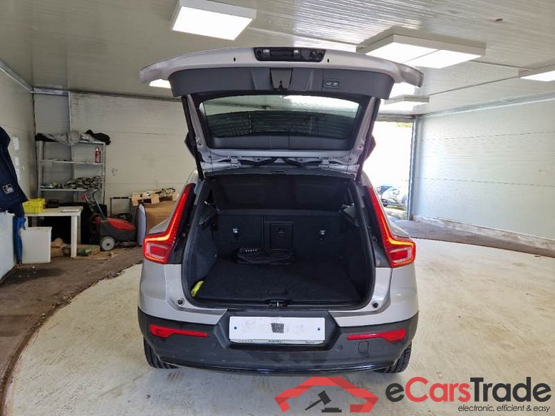VOLVO XC40 / 2021 / 5P / SUV T4 RECHARGE PLUG-IN AUTO PLUS DARK #5