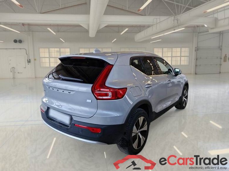 VOLVO XC40 / 2021 / 5P / SUV T5 RECHARGE PLUG-IN AUTO PLUS BRIGHT #2