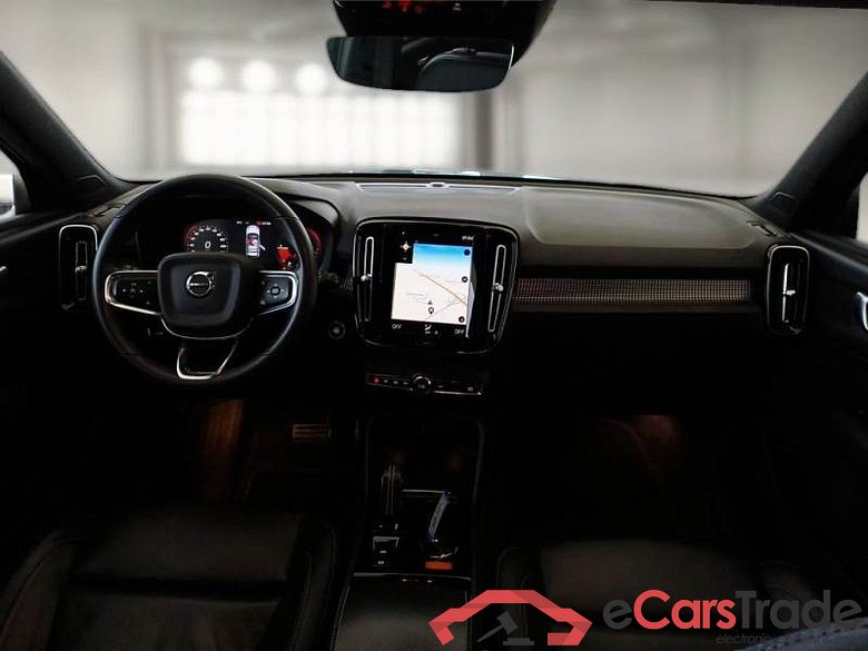 VOLVO XC40 / 2017 / 5P / SUV T4 PLUG-IN HYBRID AUTO RECHARGE R-DESIGN #3