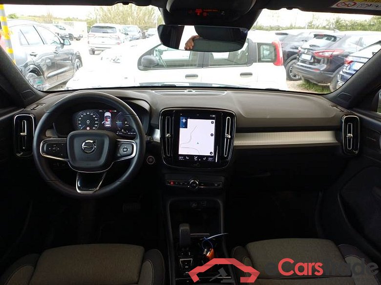 VOLVO XC40 / 2021 / 5P / SUV T5 RECHARGE PLUG-IN AUTO PLUS BRIGHT #3