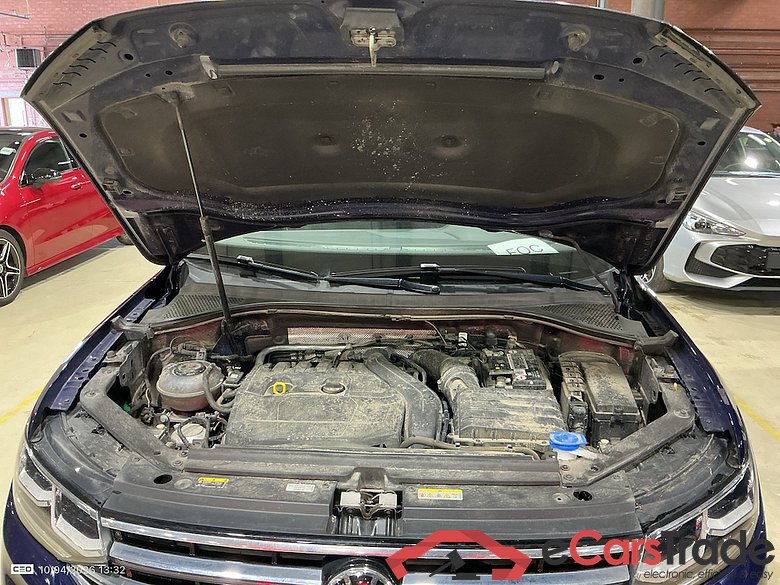 VOLKSWAGEN Tiguan 1.5 TSI ELEGANCE DSG #6