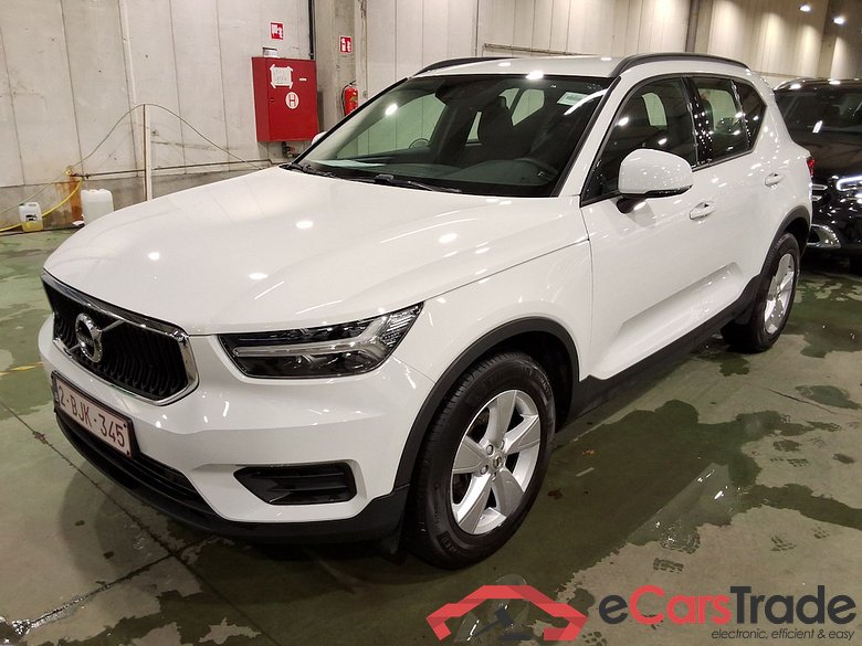 VOLVO XC40 1.5 T2 MOMENTUM CORE #1