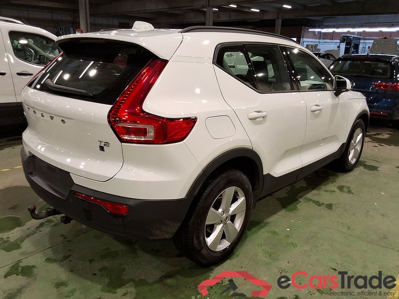 VOLVO XC40 1.5 T2 MOMENTUM CORE #4