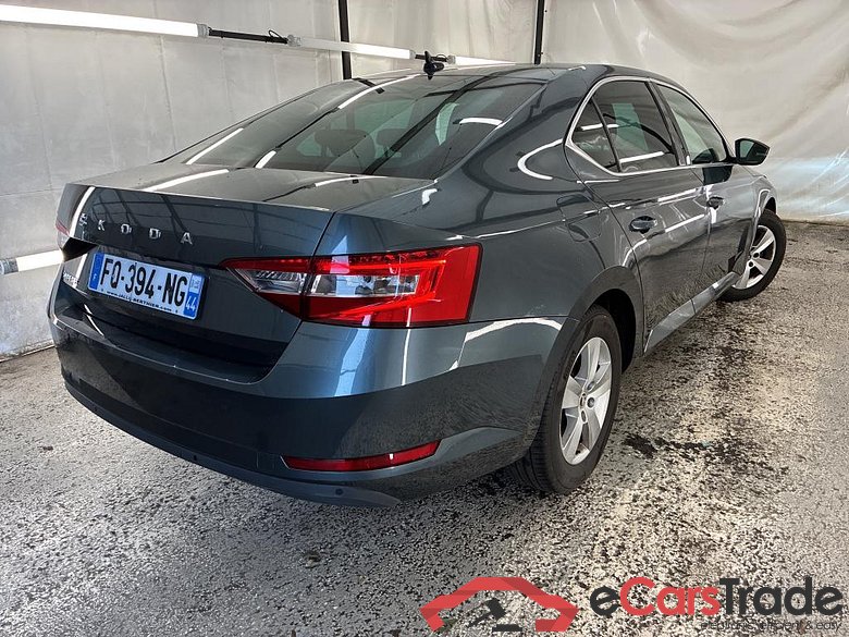SKODA Superb / 2019 / 5P / Berline 2.0 TDI SCR 150 DSG7 Business #3