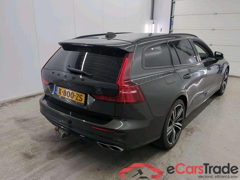 VOLVO V60 2.0 B3 Mom. Adv. #2