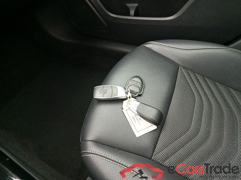 MERCEDES CLASSE A DIESEL (W177) A 200 d 150hp Business Line 5d #4