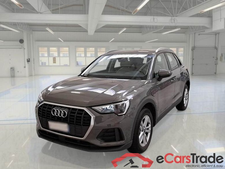 AUDI Q3 / 2018 / 5P / SUV 45 TFSI E S TRONIC BUSINESS