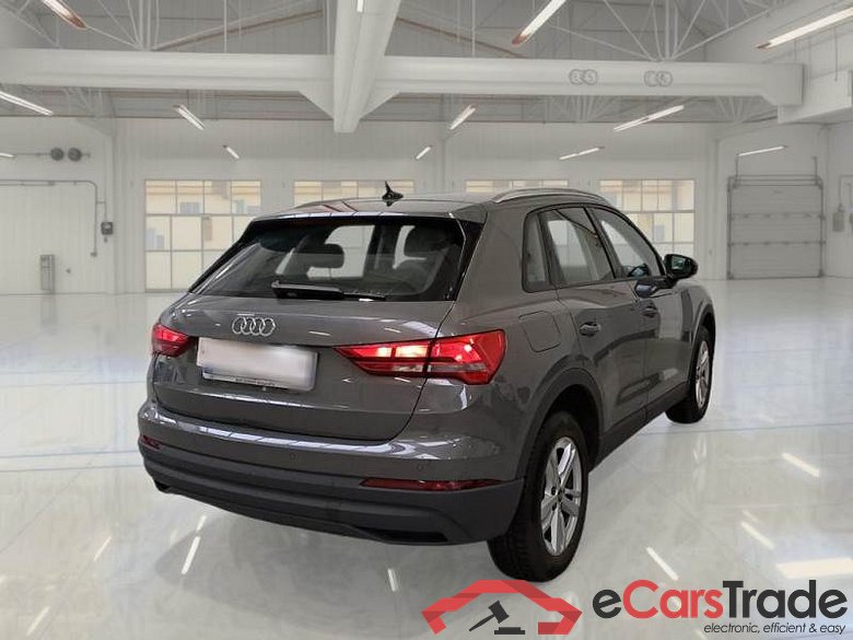 AUDI Q3 / 2018 / 5P / SUV 45 TFSI E S TRONIC BUSINESS #2