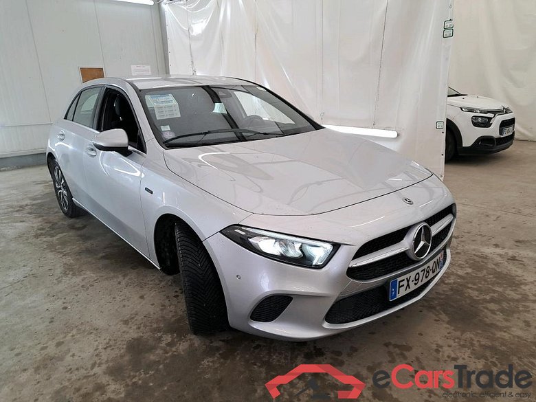 Classe A Compact  2018  5P  Berline A 250 e Business Line 8GDCT #4