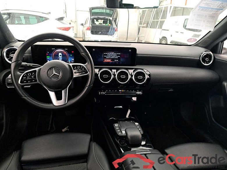 Classe A Compact  2018  5P  Berline A 250 e Business Line 8GDCT #5