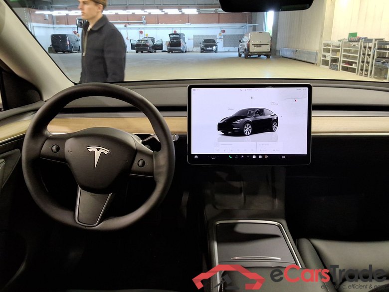 TESLA MODEL Y BEV AUTO RWD #6