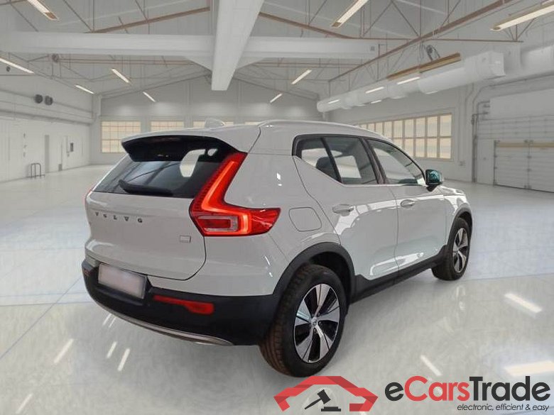 VOLVO XC40 / 2017 / 5P / SUV T4 PLUG-IN HYBRID AUTO RECH INSCRIP EXPR #2