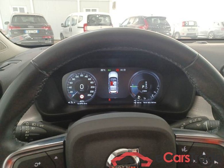 VOLVO XC40 / 2017 / 5P / SUV T4 PLUG-IN HYBRID AUTO RECH INSCRIP EXPR #4