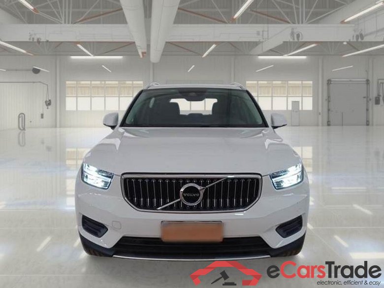 VOLVO XC40 / 2017 / 5P / SUV T4 PLUG-IN HYBRID AUTO RECH INSCRIP EXPR #6