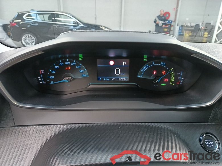 PEUGEOT E-208 136 50kWh Active Pack 5d #6