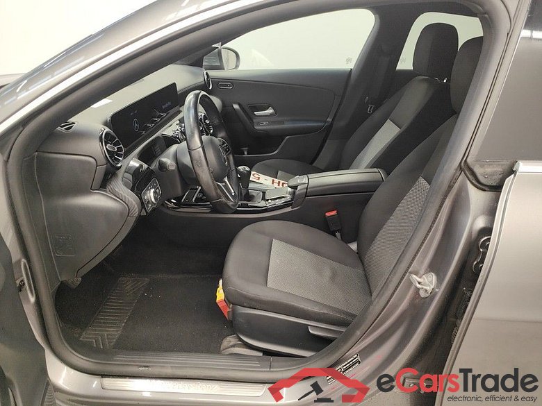 Mercedes-Benz CLA Shooting Brake CLA 180 d Business Solution 5d #3