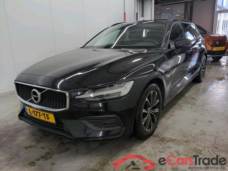VOLVO V60 2.0 B3 Mom. Adv.