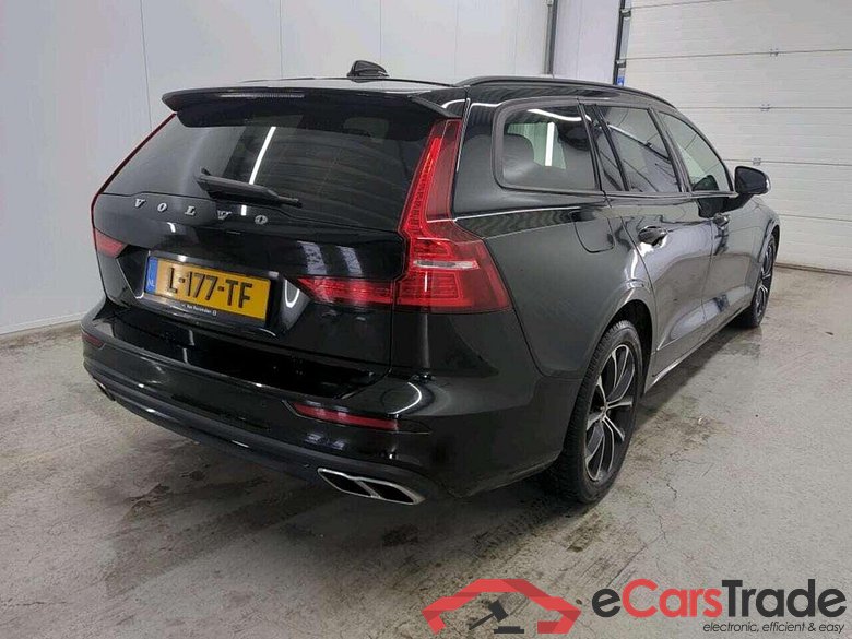 VOLVO V60 2.0 B3 Mom. Adv. #2