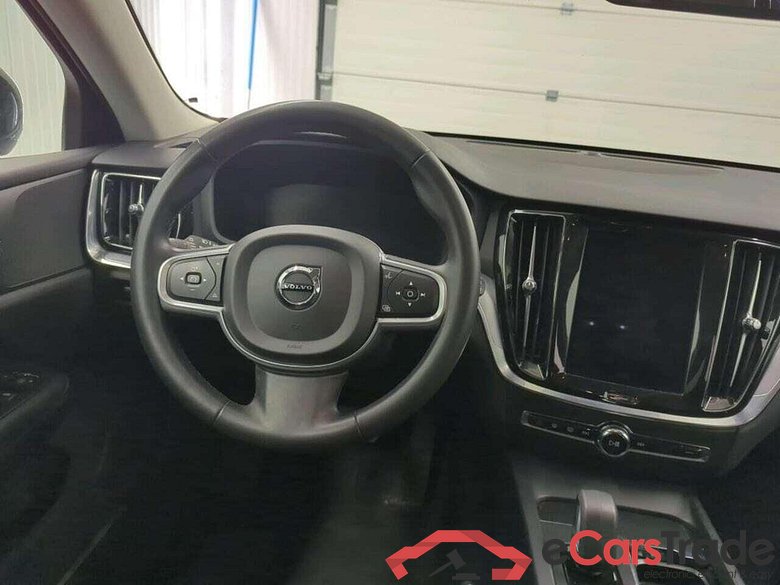 VOLVO V60 2.0 B3 Mom. Adv. #3