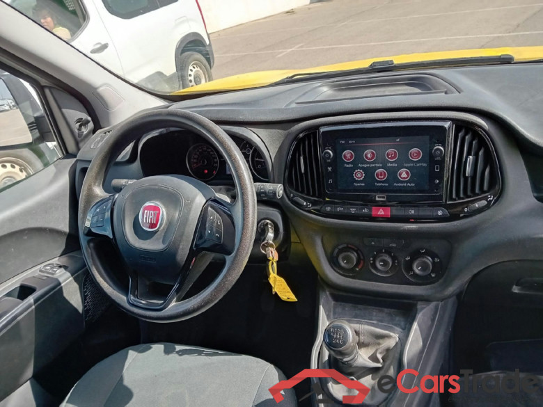 FIAT Doblò Cargo/2015/4P/furgón derivado de turismo Cargo SX 1.6 Mjet 77kW (105CV) #4